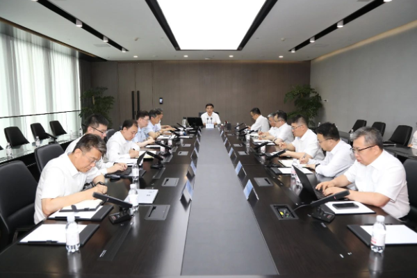 山东重工集团党委理论学习中心组开展专题学习研讨